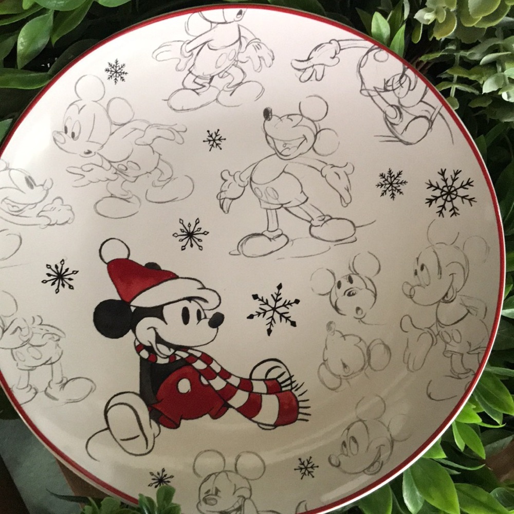 Pottery Barn Disney Mickey Mouse Holiday Stoneware Salad Plates - Set Of 4 - Picture 10 of 17
